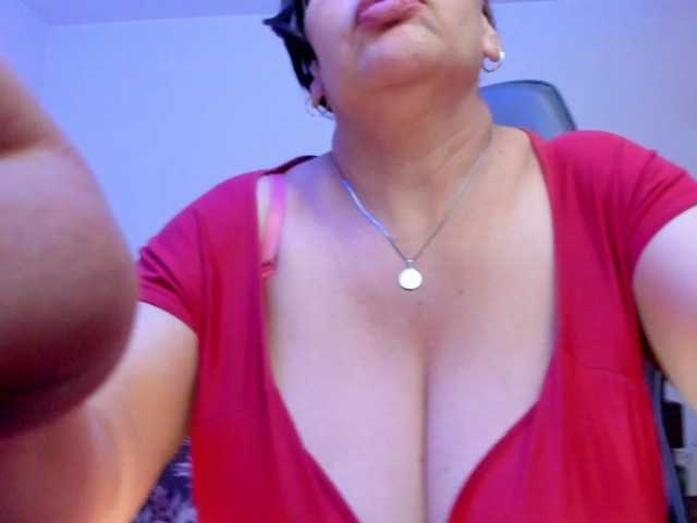 esmeraldamilf — live female cam