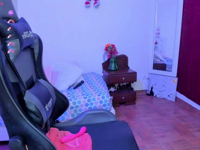 esmeraldamilf's BongaCams show and profile