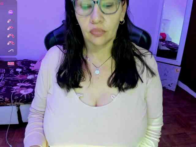 esmeraldamilf webcam