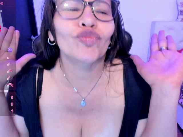 esmeraldamilf webcam