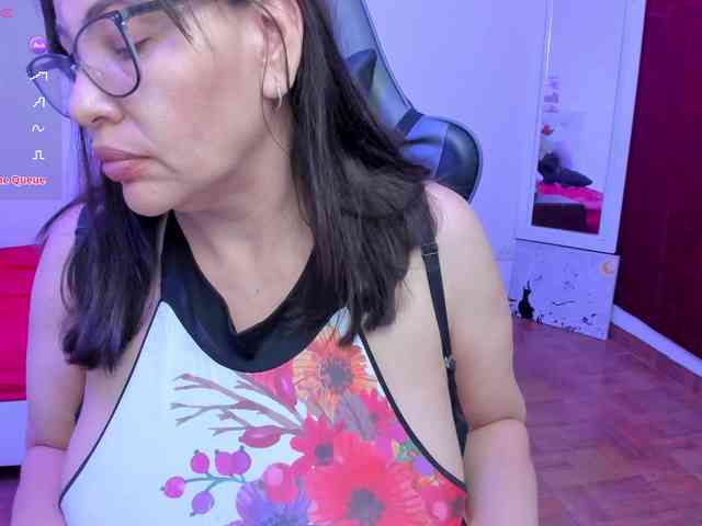 esmeraldamilf webcam