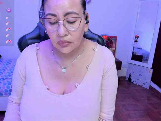 esmeraldamilf webcam