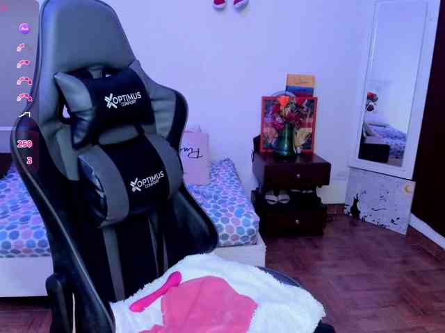 esmeraldamilf webcam