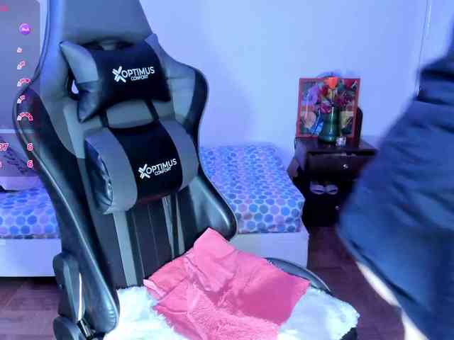 esmeraldamilf webcam