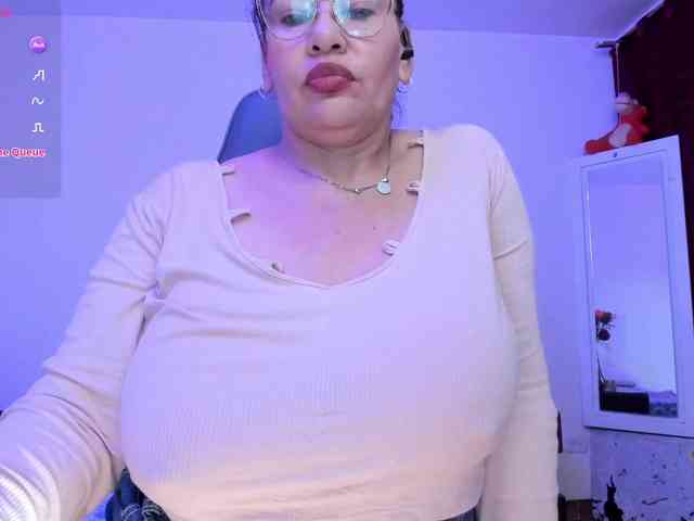 Modelo: esmeraldamilf