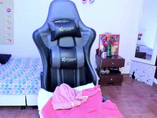 esmeraldamilf webcam