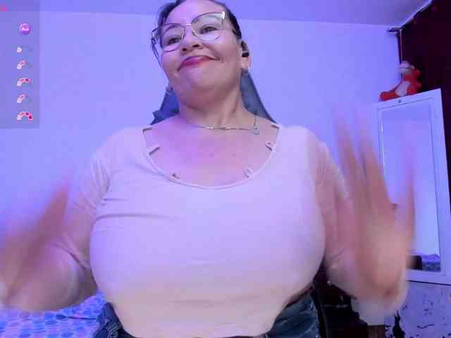 esmeraldamilf webcam