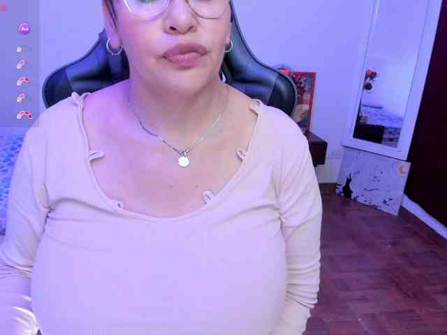 esmeraldamilf webcam