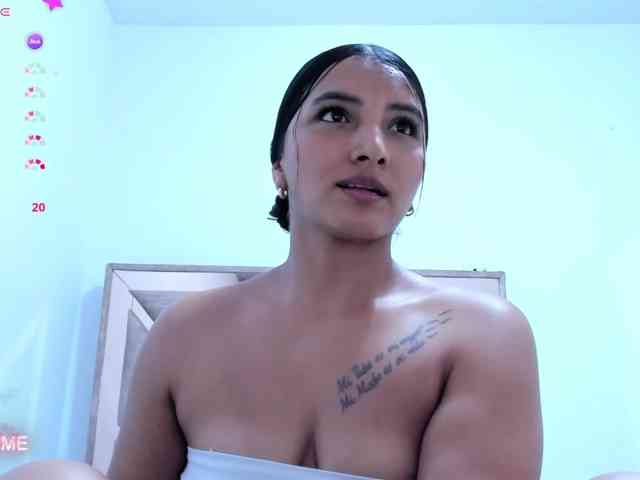 CuteLatinax webcam