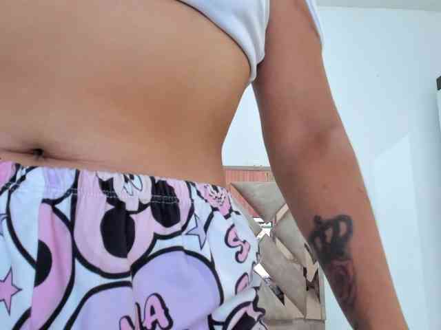 CuteLatinax webcam