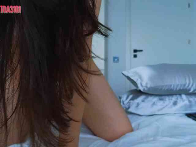 Cleopatra3101 webcam