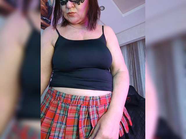 lana-lubov live cam on BongaCams
