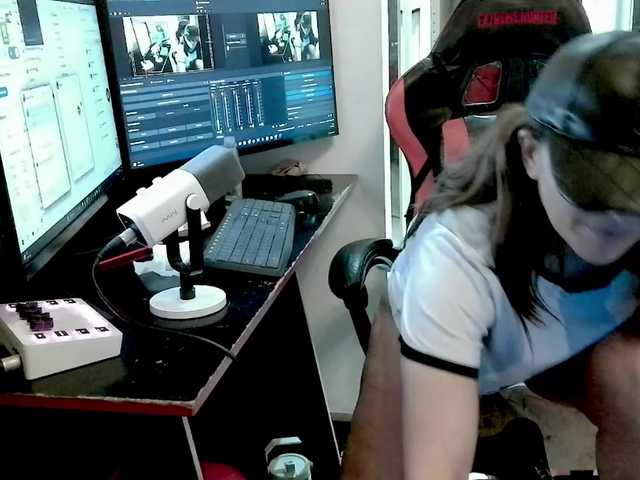 fiery-girl live cam on BongaCams