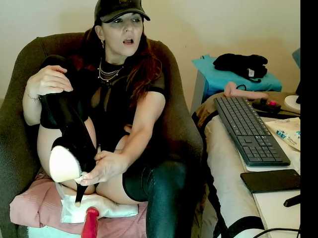 fiery-girl live cam on BongaCams