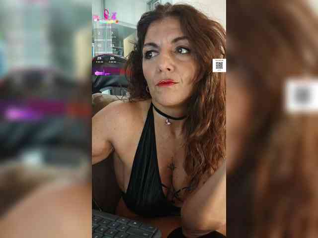 Carolain39 webcam