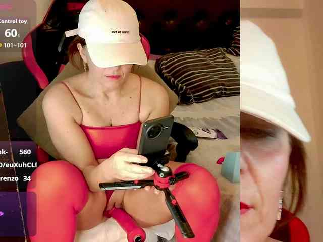 Carolain39 webcam
