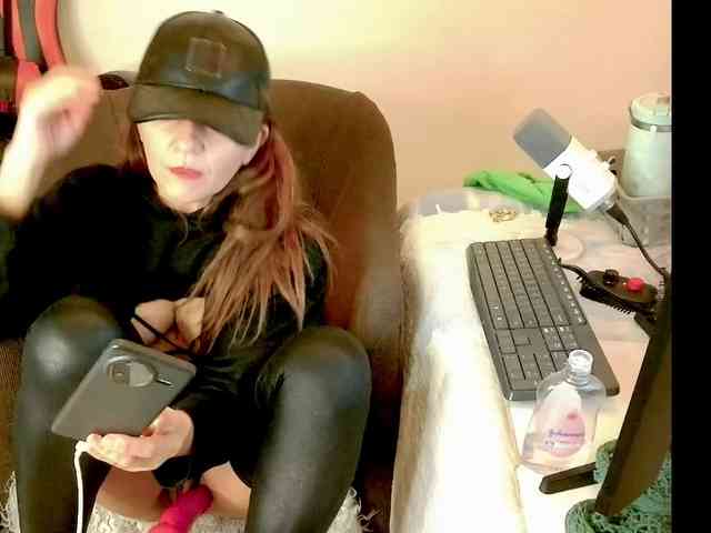 Carolain39 webcam