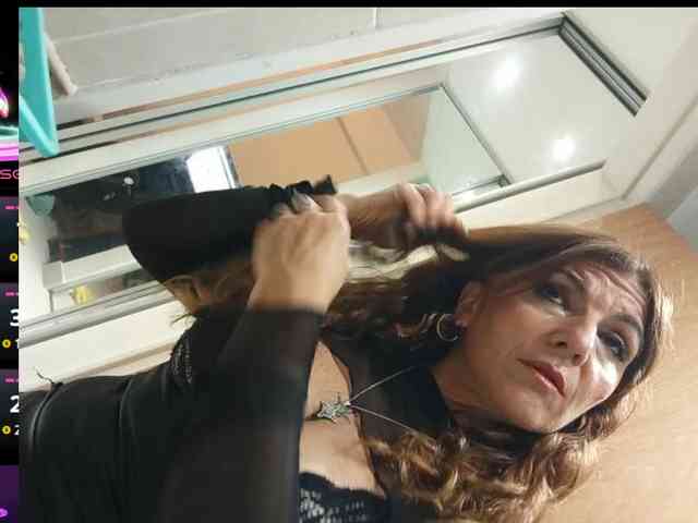 Carolain39 webcam