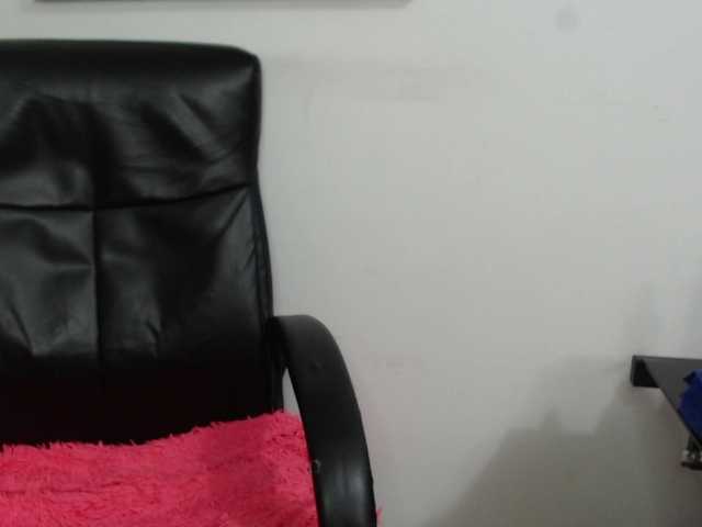 Keyla-Ruiz's BongaCams show and profile