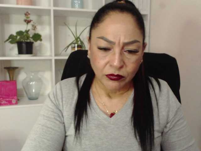 go to chat with Keyla-Ruiz