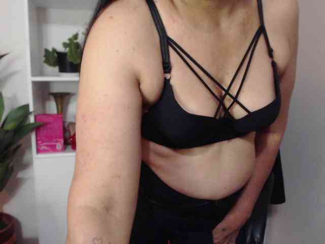 Keyla-Ruiz webcam