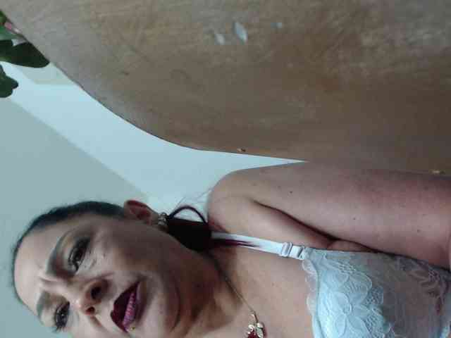 Keyla-Ruiz webcam