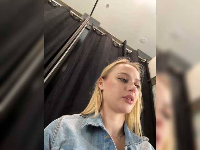 PrettyKatea live webcam show
