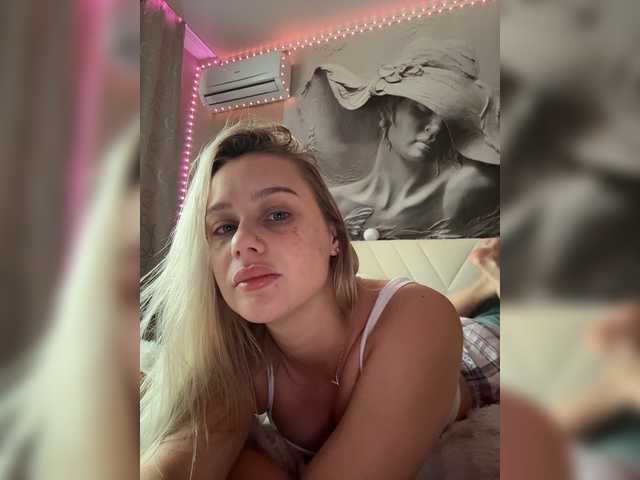 PrettyKatea live cam on BongaCams