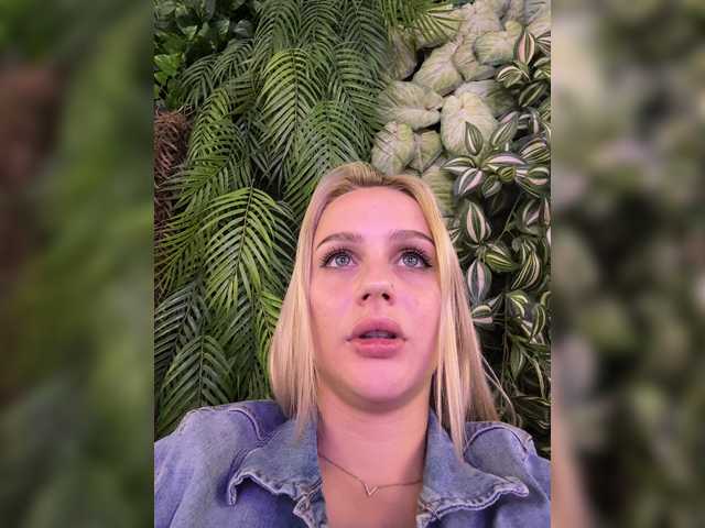 PrettyKatea live cam on BongaCams