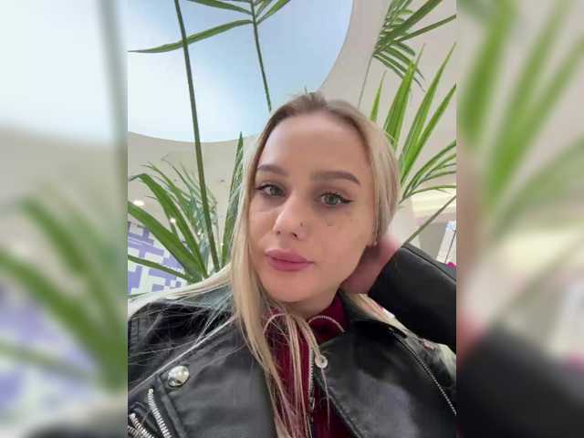 PrettyKatea live cam on BongaCams