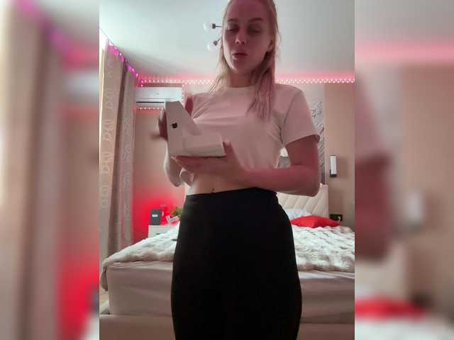PrettyKatea live cam on BongaCams
