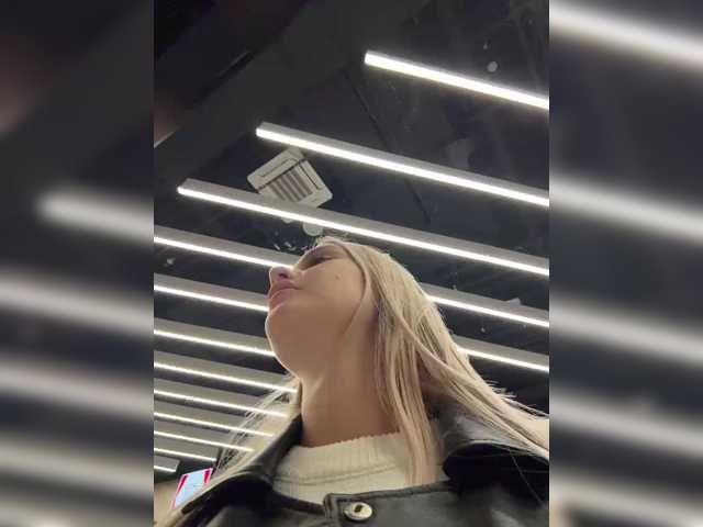 PrettyKatea in webcam