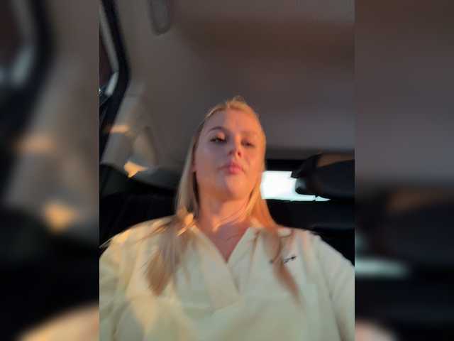 PrettyKatea live cam on BongaCams