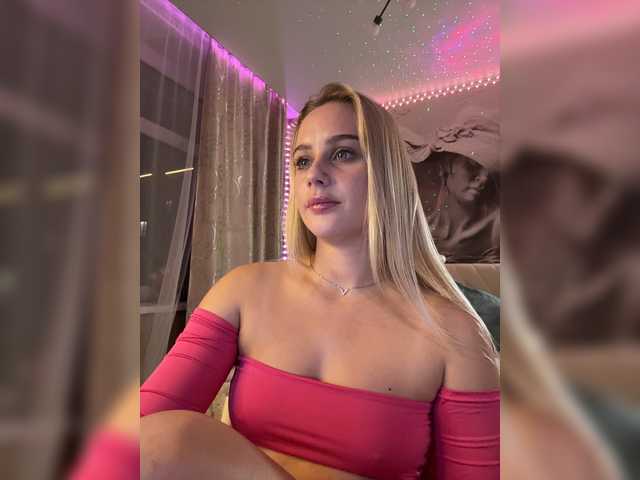 PrettyKatea live cam on BongaCams