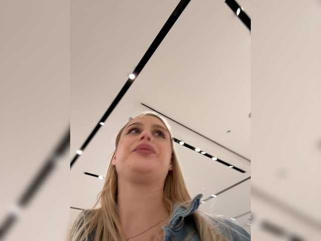 PrettyKatea live cam on BongaCams