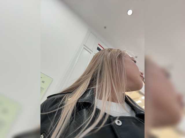 PrettyKatea live cam on BongaCams