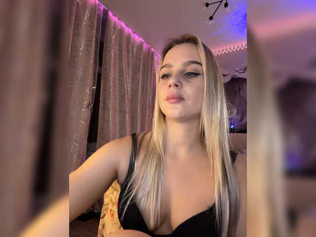 PrettyKatea live cam on BongaCams