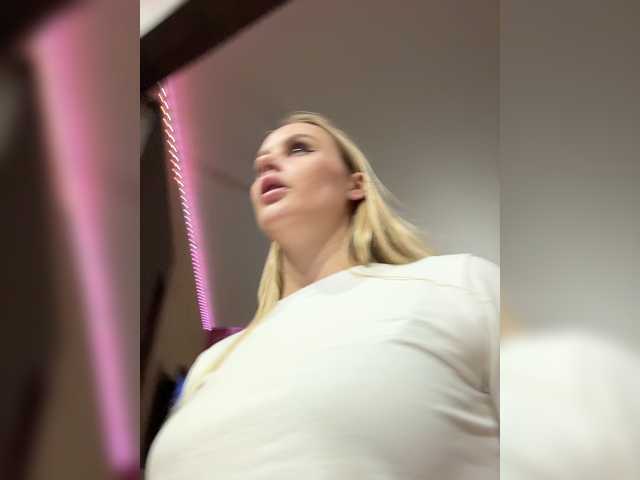 PrettyKatea live webcam show