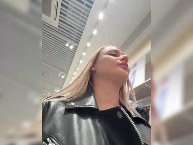 PrettyKatea live cam on BongaCams