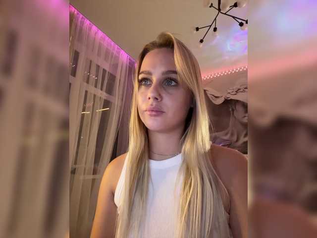 PrettyKatea live cam on BongaCams