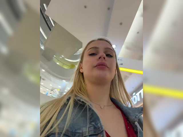 PrettyKatea live cam on BongaCams