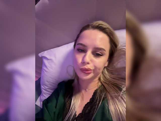 PrettyKatea live cam on BongaCams
