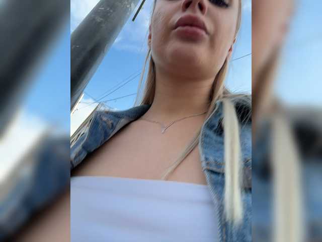 PrettyKatea live cam on BongaCams