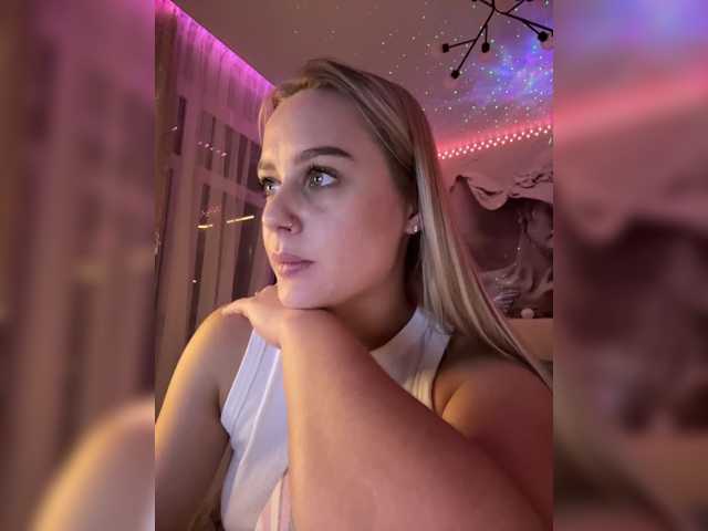 PrettyKatea live cam on BongaCams