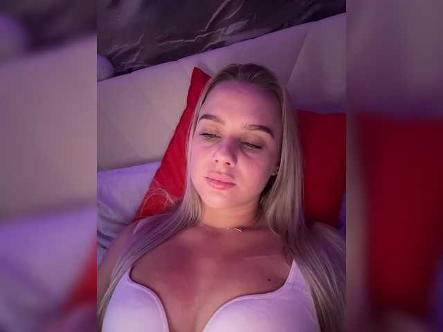 PrettyKatea live cam on BongaCams