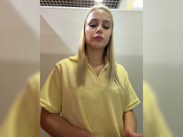 PrettyKatea live cam on BongaCams