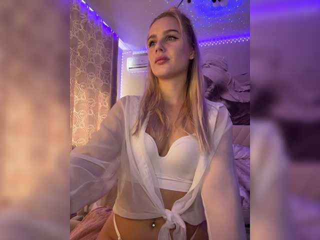 PrettyKatea live cam on BongaCams
