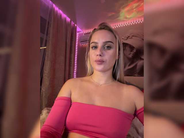 PrettyKatea live cam on BongaCams
