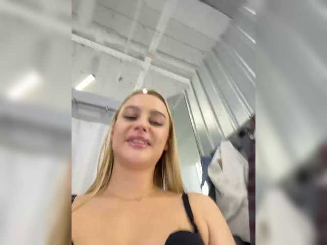 PrettyKatea live webcam show
