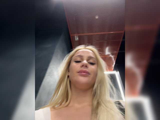 PrettyKatea live cam on BongaCams